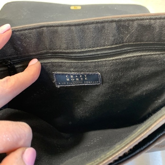 Liz Claiborne crazy horse cross body with wallet - Picture 7 of 7